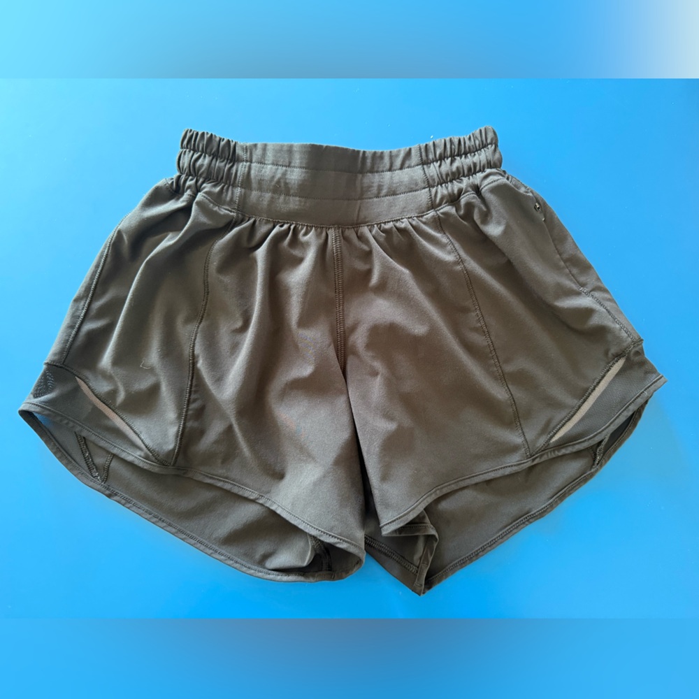 Lululemon girls size 2 Low-Rise Lined Short in black